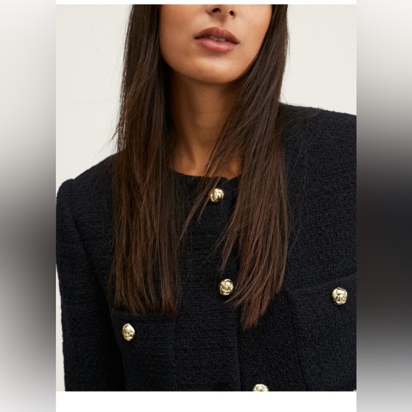 Old money Cotton Blend Tweed Jacket black with gold buttons

 Lady jacket Mango - Picture 3 of 15